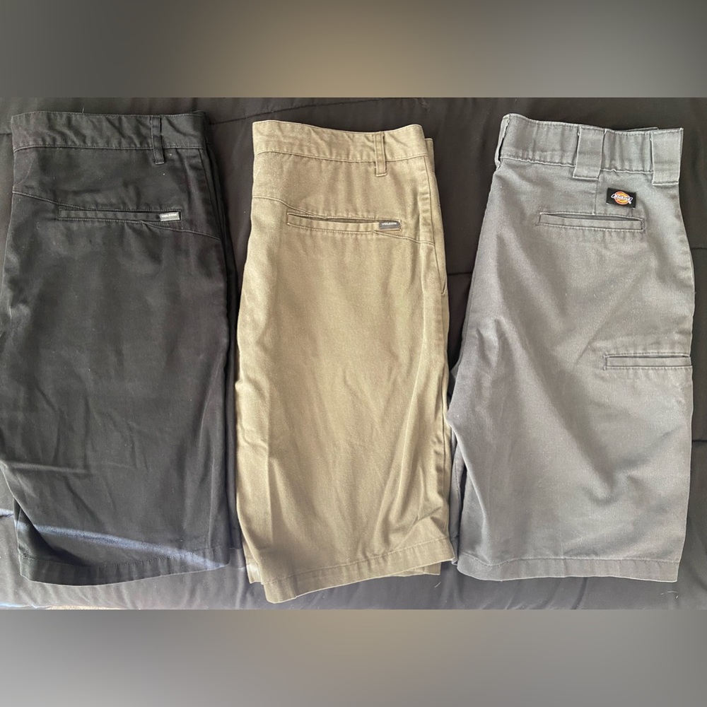 Men’s volcom shorts